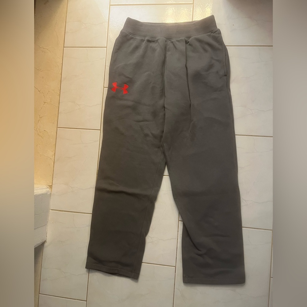 Under Armour Men’s Gray Loose Fit Sweatpants